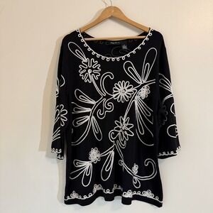 Maggie Barnes Peasant Shirt Top Womens Size 1X Black Floral Bohemian Travel Chic